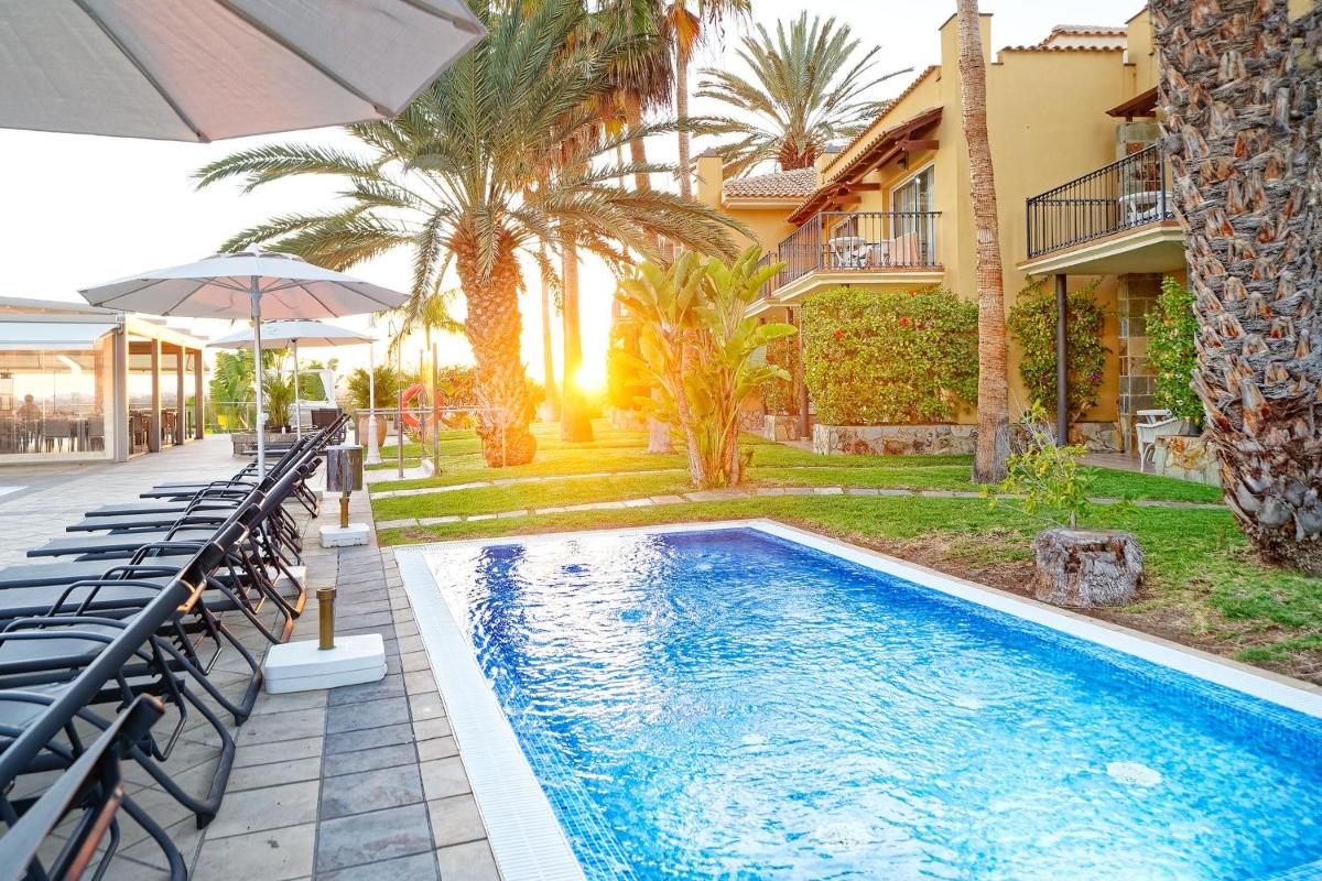 Piscina en o cerca de Bull Vital Suites & Spa Boutique Hotel - Only Adults
