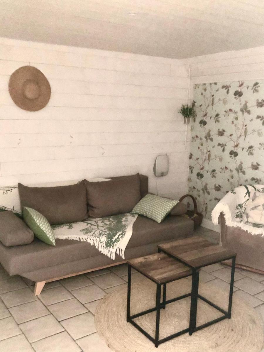 Charmant Petit gite au milieu de la Verdure - Housity