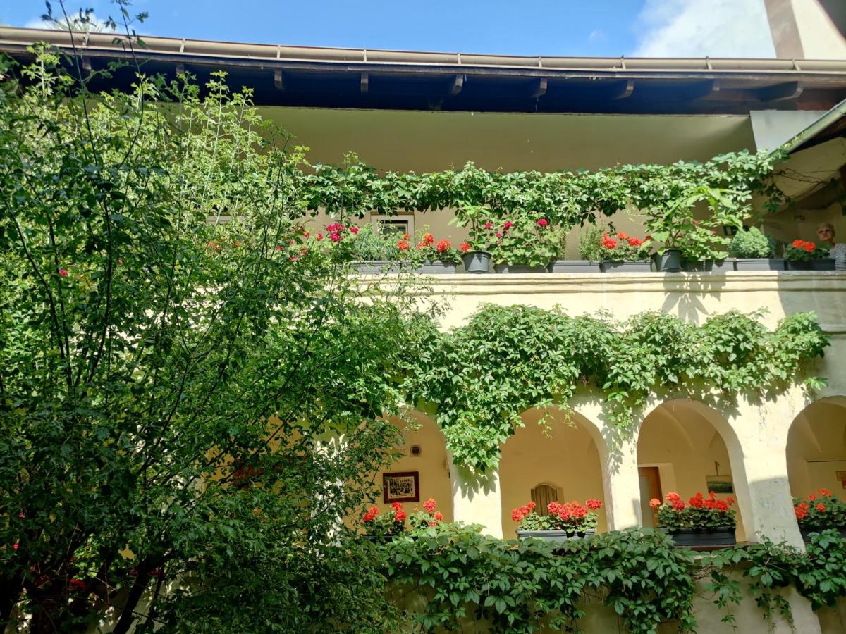 Gästehaus Einzinger - Housity