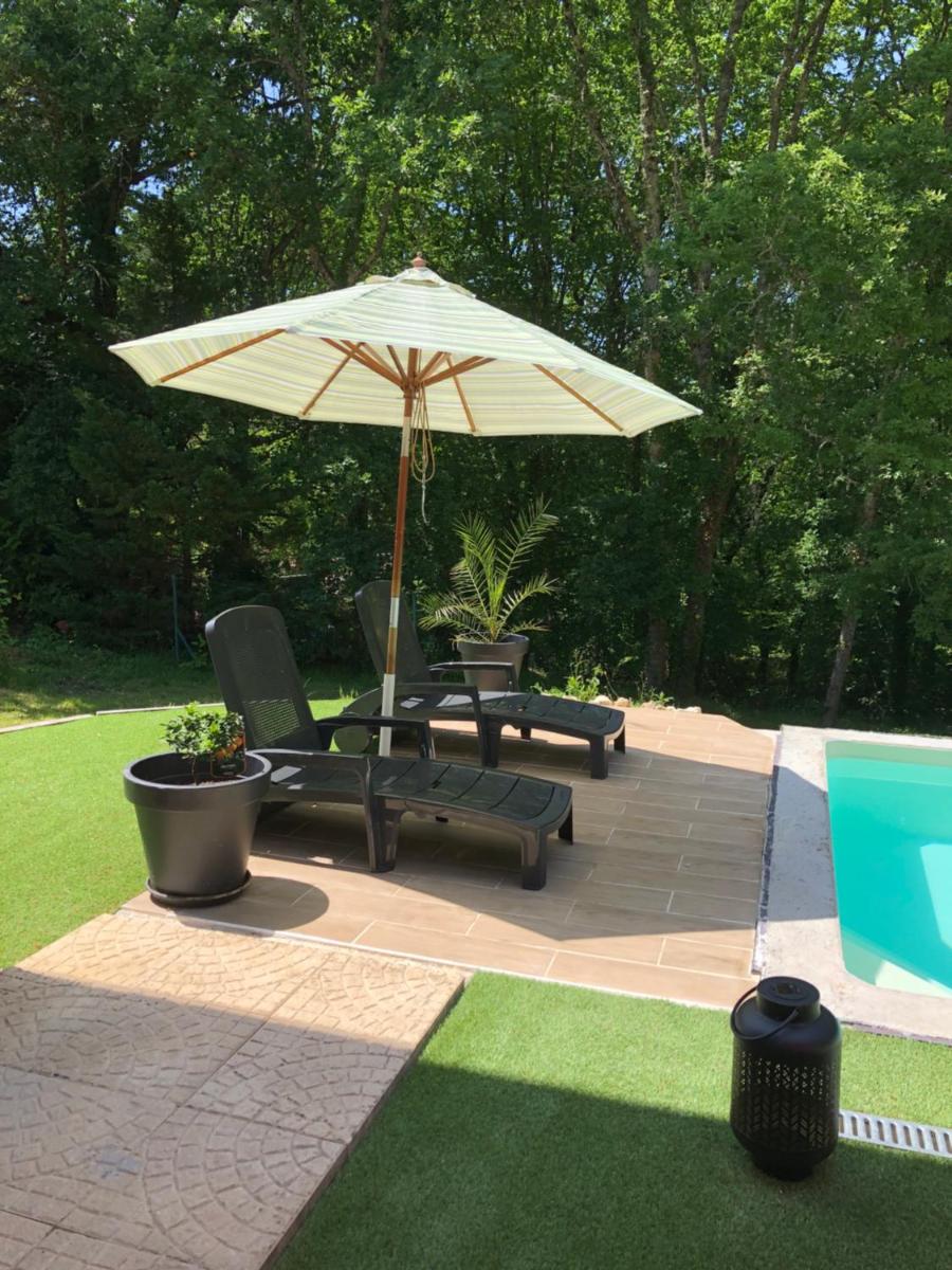 Charmant Petit gite au milieu de la Verdure - Housity