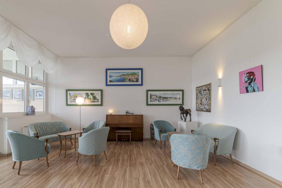 Hotel Regina - Housity