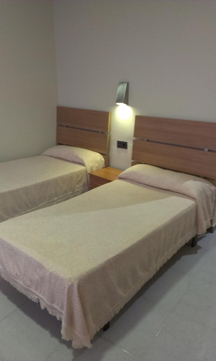 Hostal Bisbal - Housity