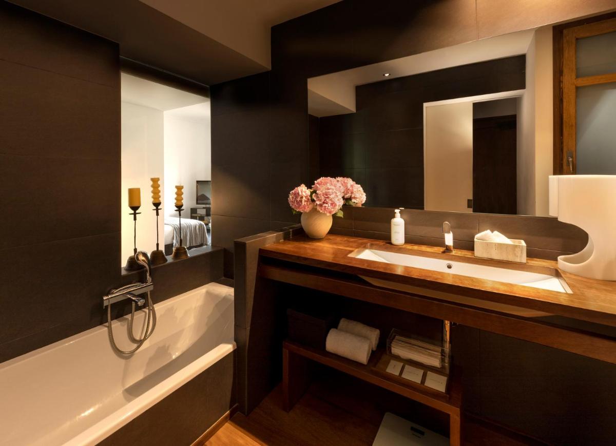Un baño de Primero Primera