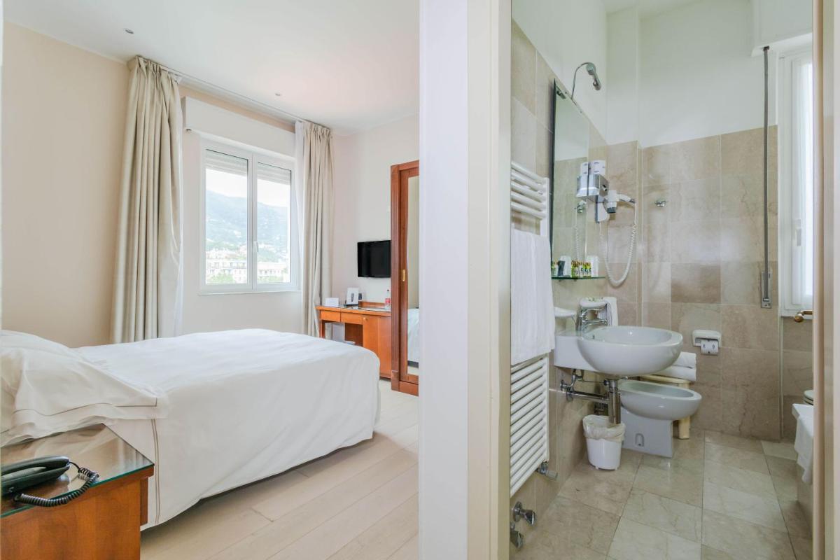 Hotel Rooms Alassio - Housity