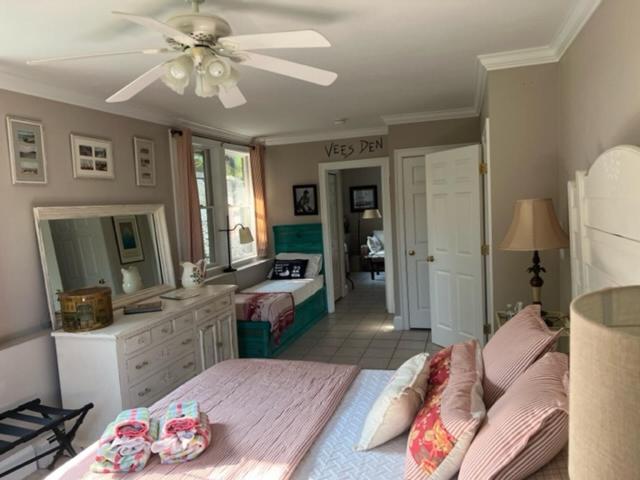 Josephine's on the Bay Bed and Breakfast - Housity