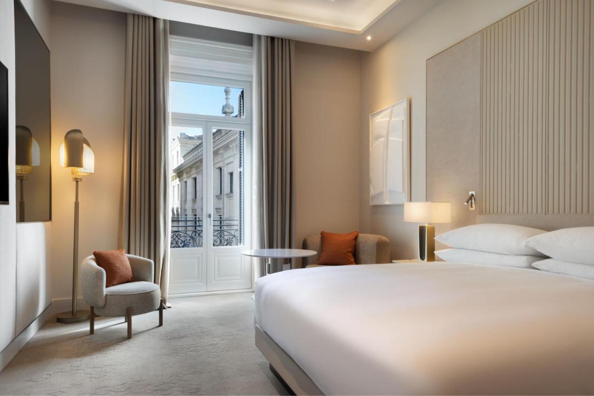 Cama o camas de una habitación en JW Marriott Hotel Madrid