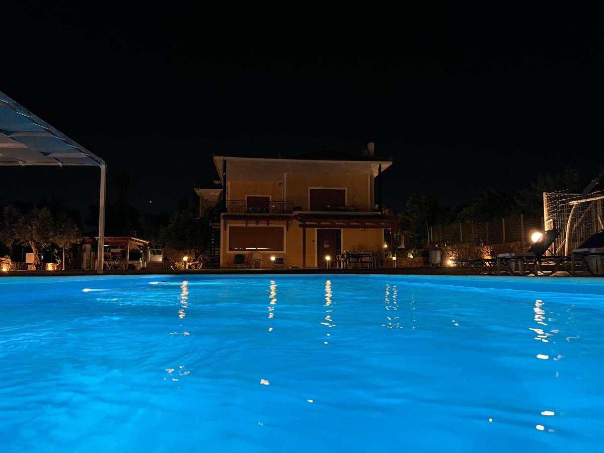 Athens Countryside resort with pool - Housity
