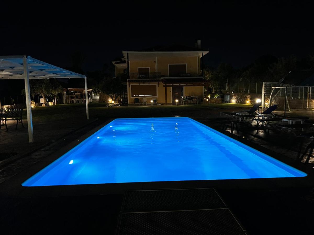 Athens Countryside resort with pool - Housity