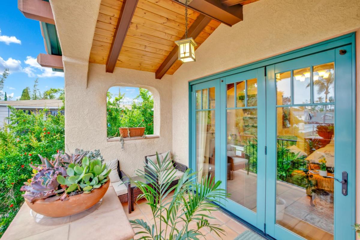 Spanish Style Cozy Studio - Housity