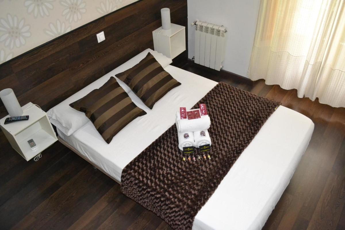 Hostal El Brezo - Housity