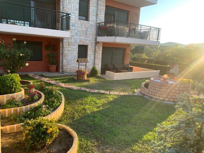 Dora's Garden Villa - Housity