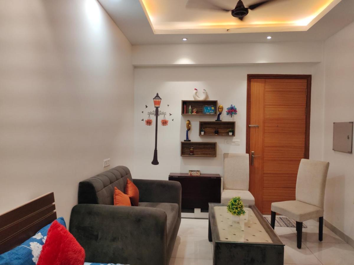 Suitetrails - STAR STUDIOS 1Fully furnished Independent Studio Apartment