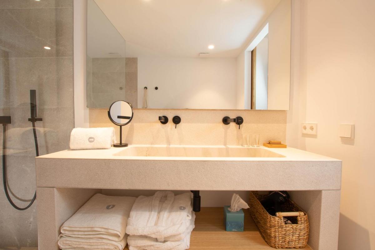 Un baño de Fincahotel Treurer - Olive Grove & Grand House - Adults Only