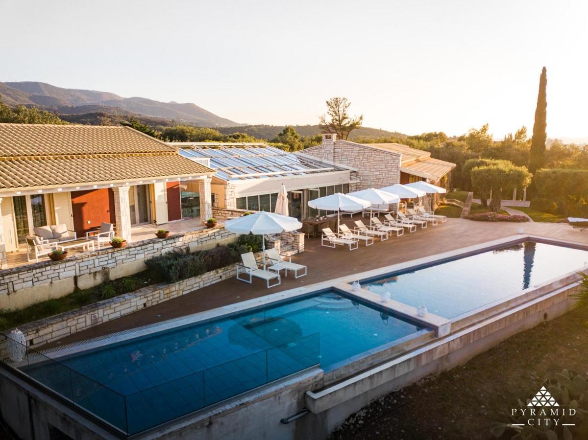 Luxury Villa Aphrodite - Housity