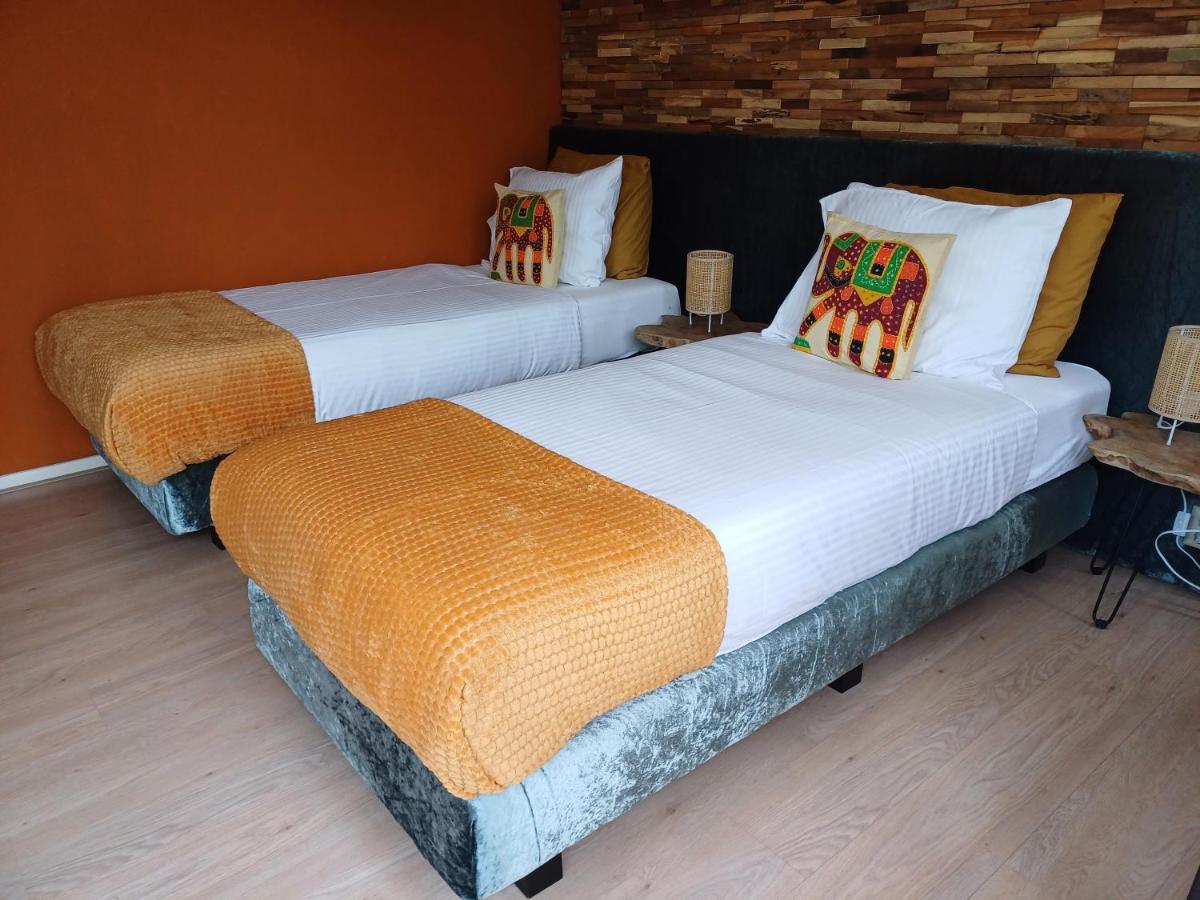 East Meets West Bed and Breakfast - Housity