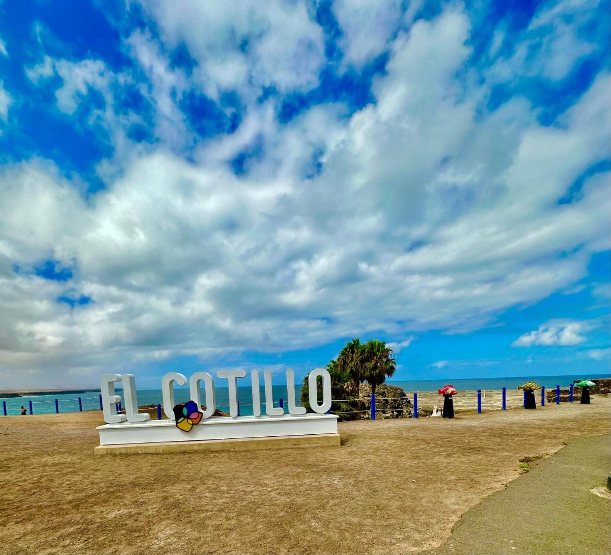 Apartamento Villa Bruno con vistas al mar, primera línea de playa - Housity