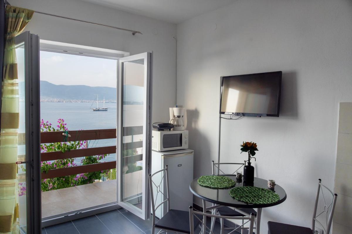 Villa Fjaba - by the sea - with the big terraces & great sea view - Housity