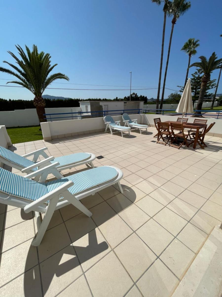 apartamento 4 personas, amplias terrazas y 2OO mt de la playa - Hizvo