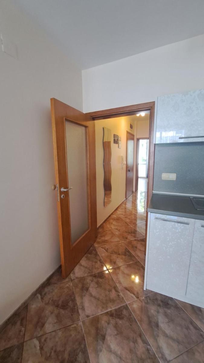 VLADISLAV- Luxury Apartments - Housity