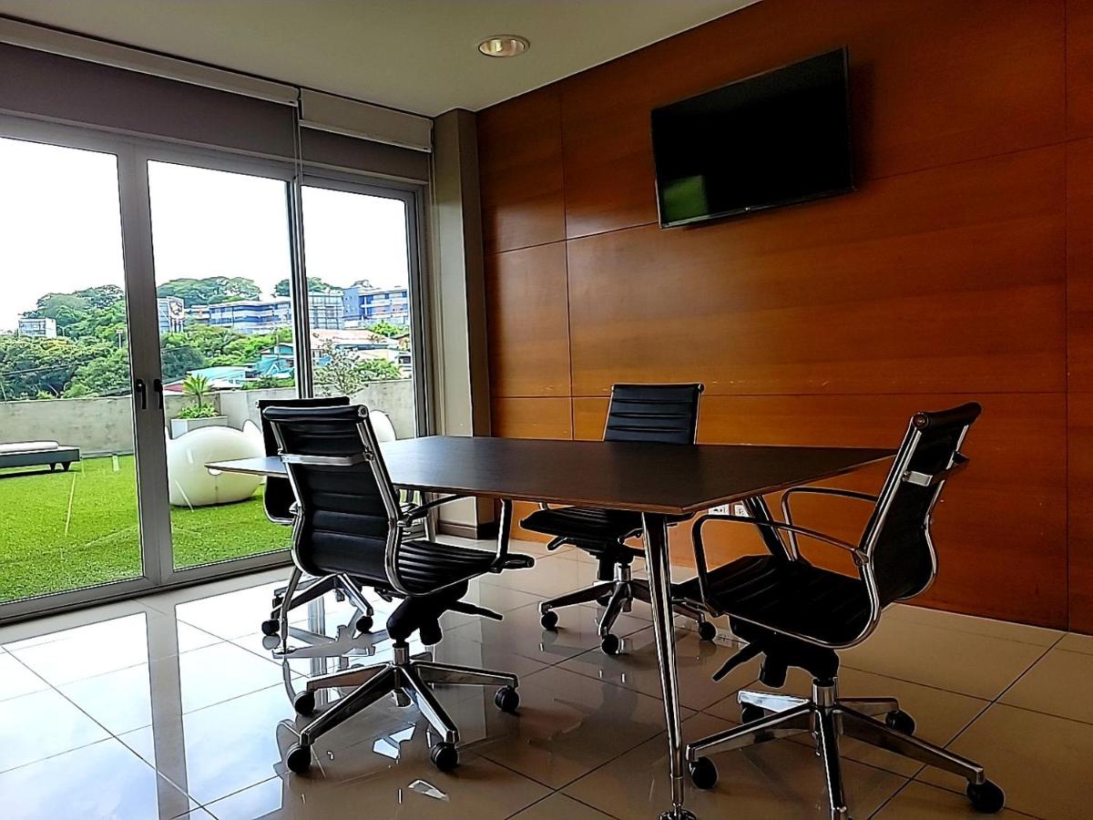 Nuevo y espectacular APT - 100 MBPS 15 min del aeropuerto - Hizvo