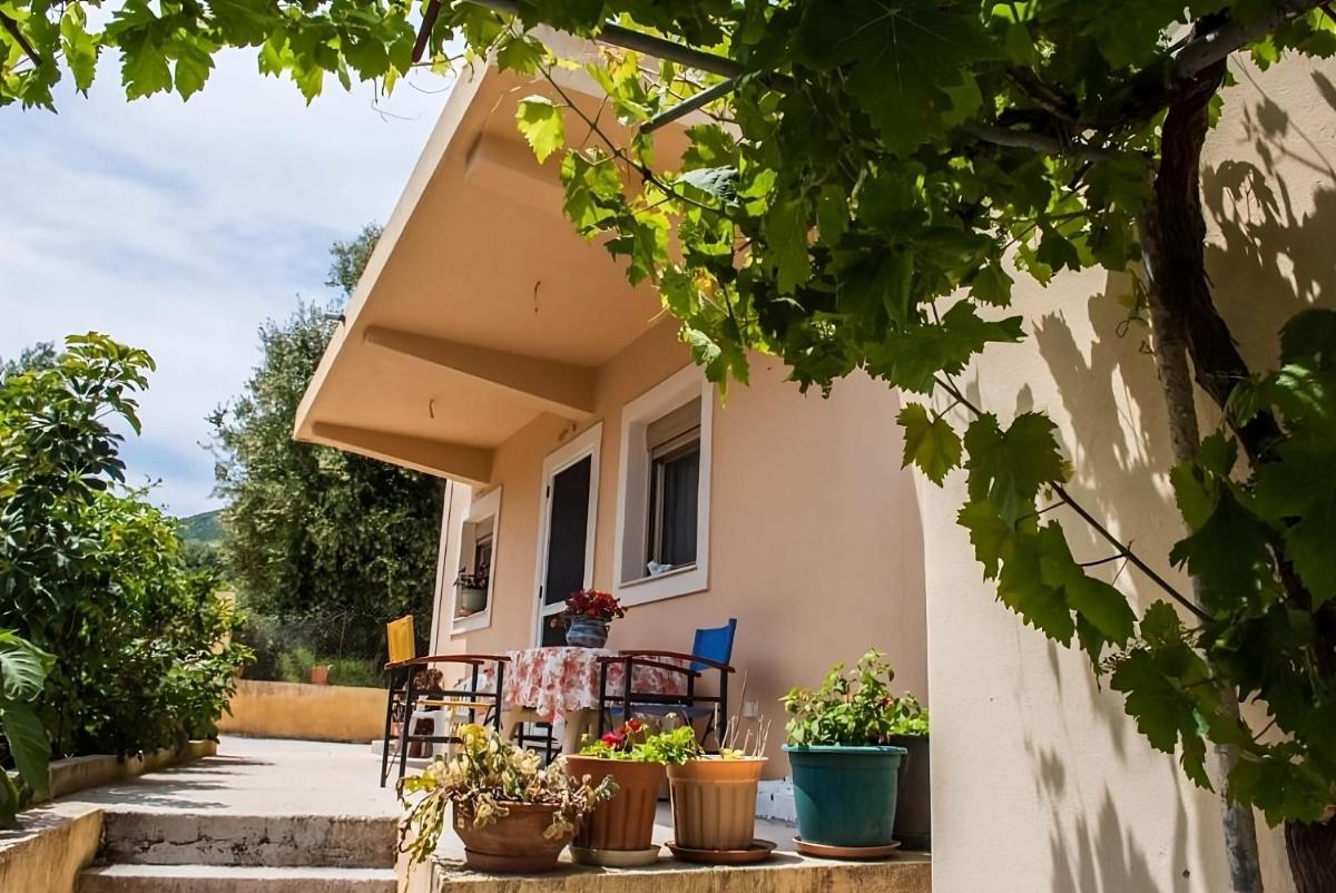 Flamiatos Garden Cottages - Housity