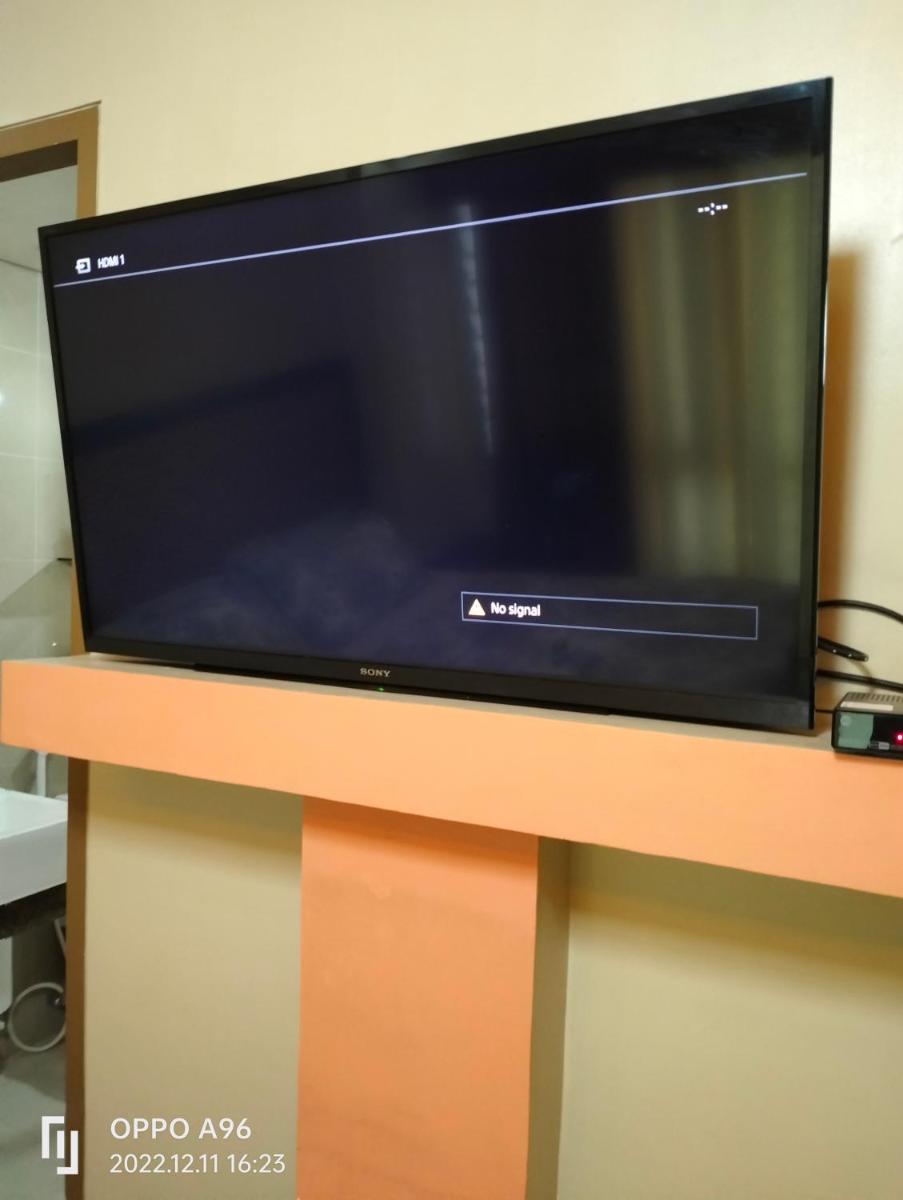 AFFORDABLE CONDOTEL NEAR AIRPORT at 2 PALM TREE VILLAS - Housity