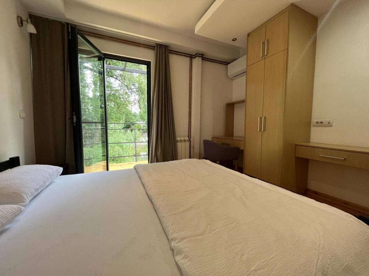 B&B Botel Charlie - Housity