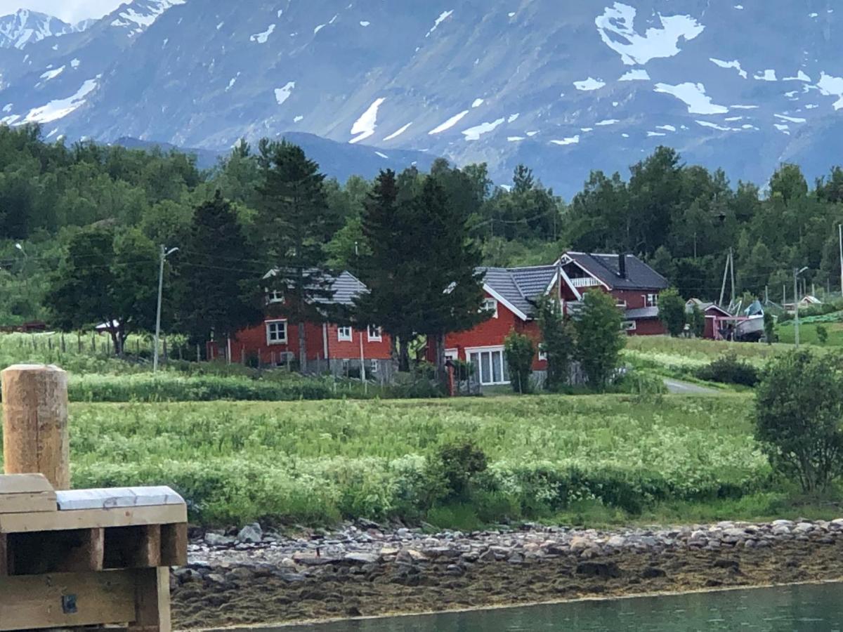 Aaroybukt Guesthouse - Housity