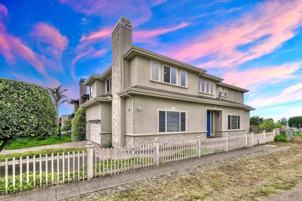 Amazing Beach House - Housity