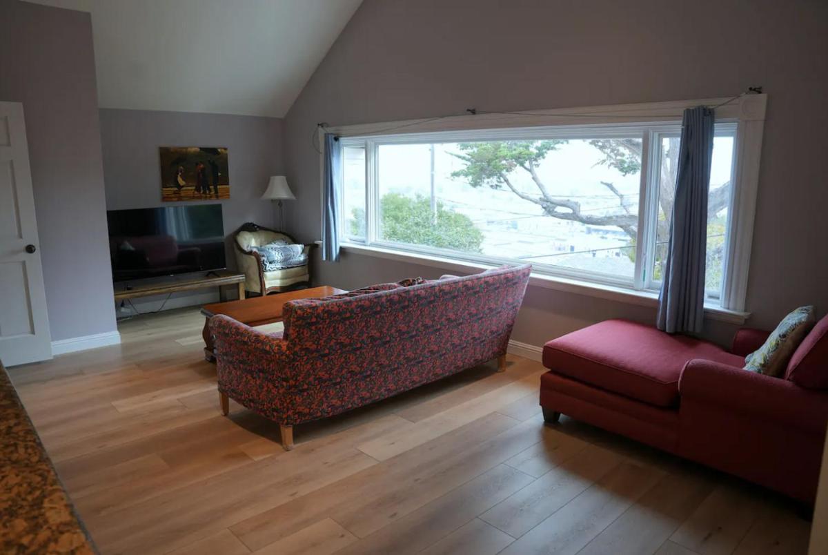 Marin Edwardian Mansion w/ San Francisco Bay Views - Housity