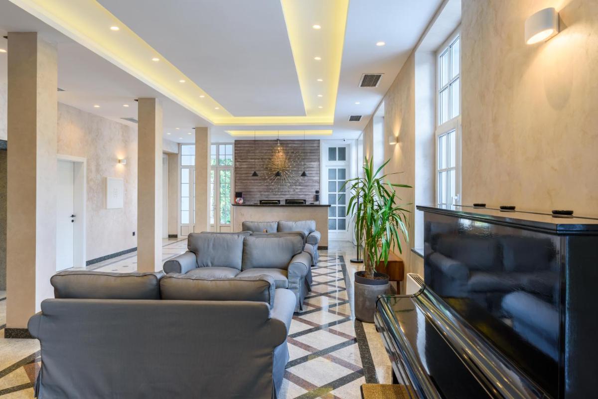 Emilia Lux Rooms - Housity