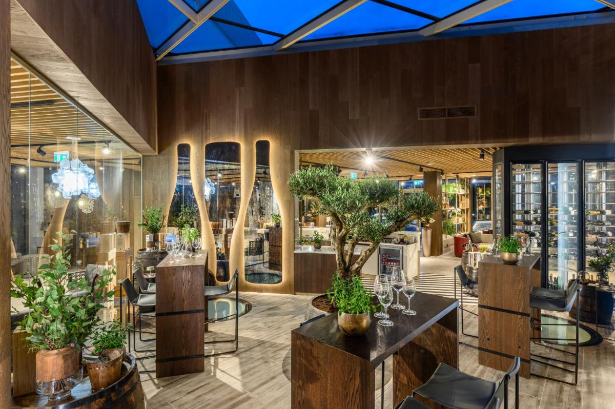 Hotel Vinifera Wine & Spa 5 Stars Superior - Housity