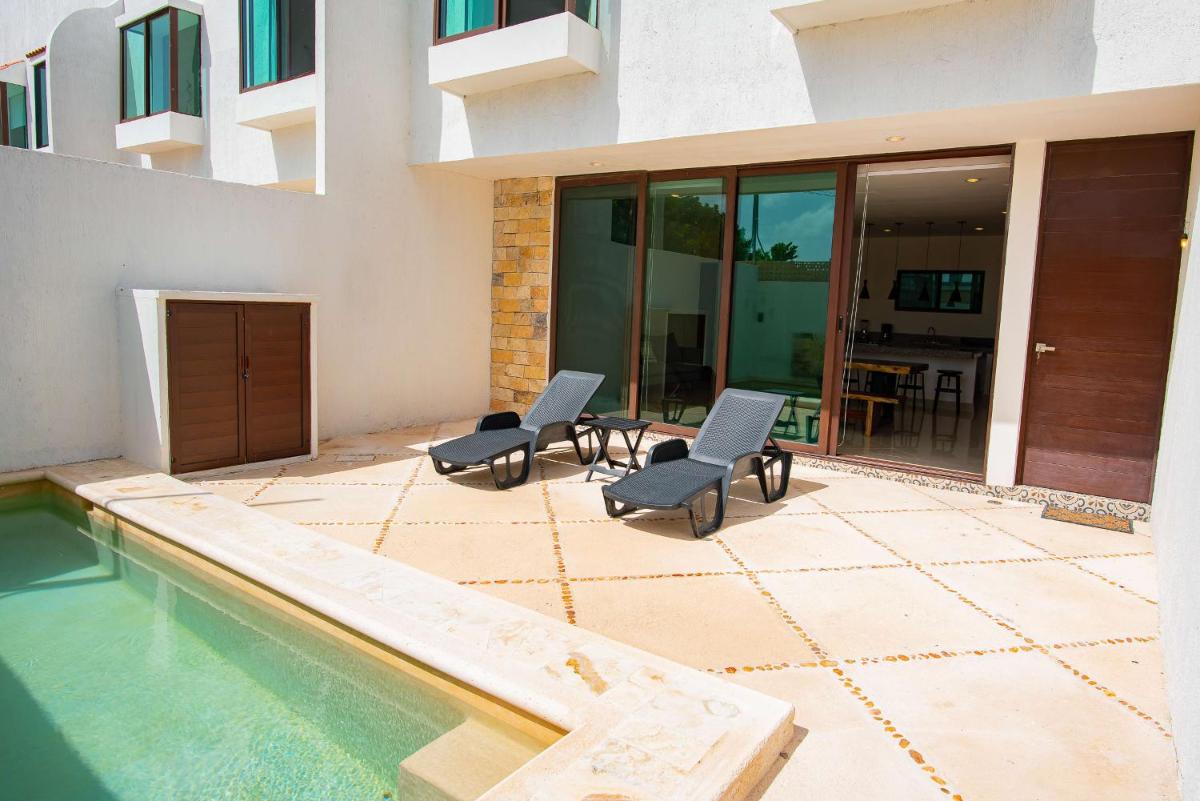 97982 New Modern Villa, PRIVATE pool, high internet speed, 2 blocks from the beach - Housity