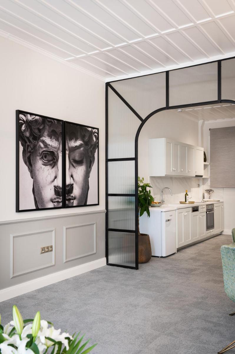Mavrogenous Luxury Apartments - Housity