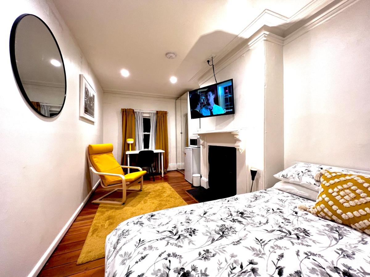 Paul’s Boutique - Housity