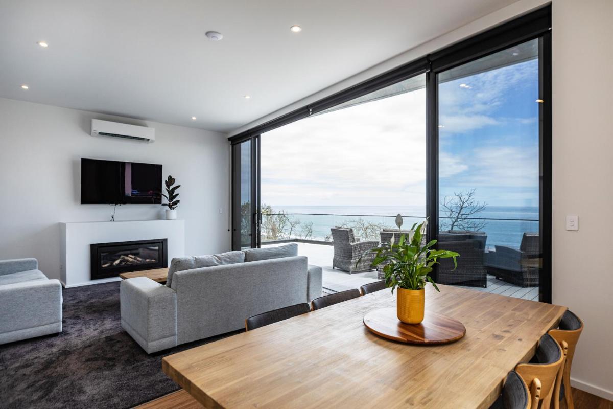 Oakura Beach Front Apartments - Housity