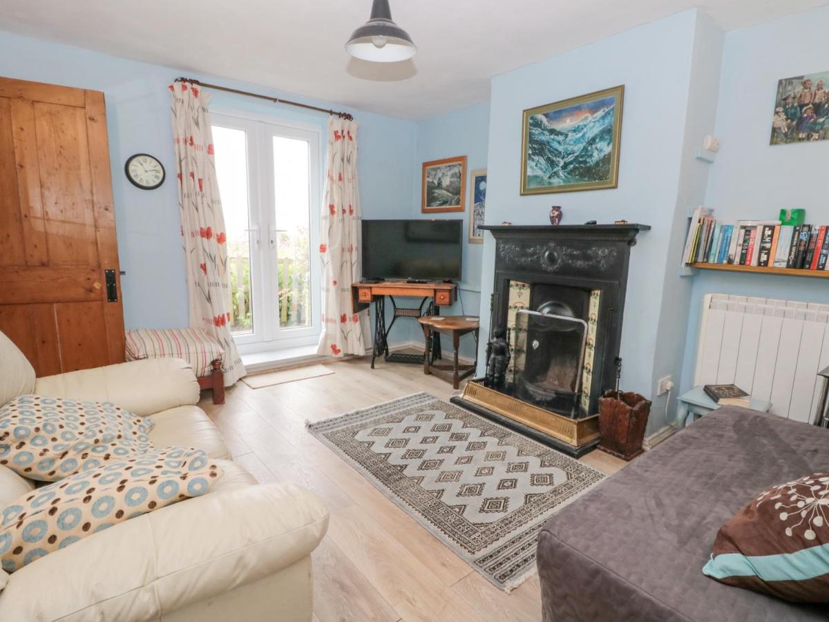 Cliff Top Cottage - Housity