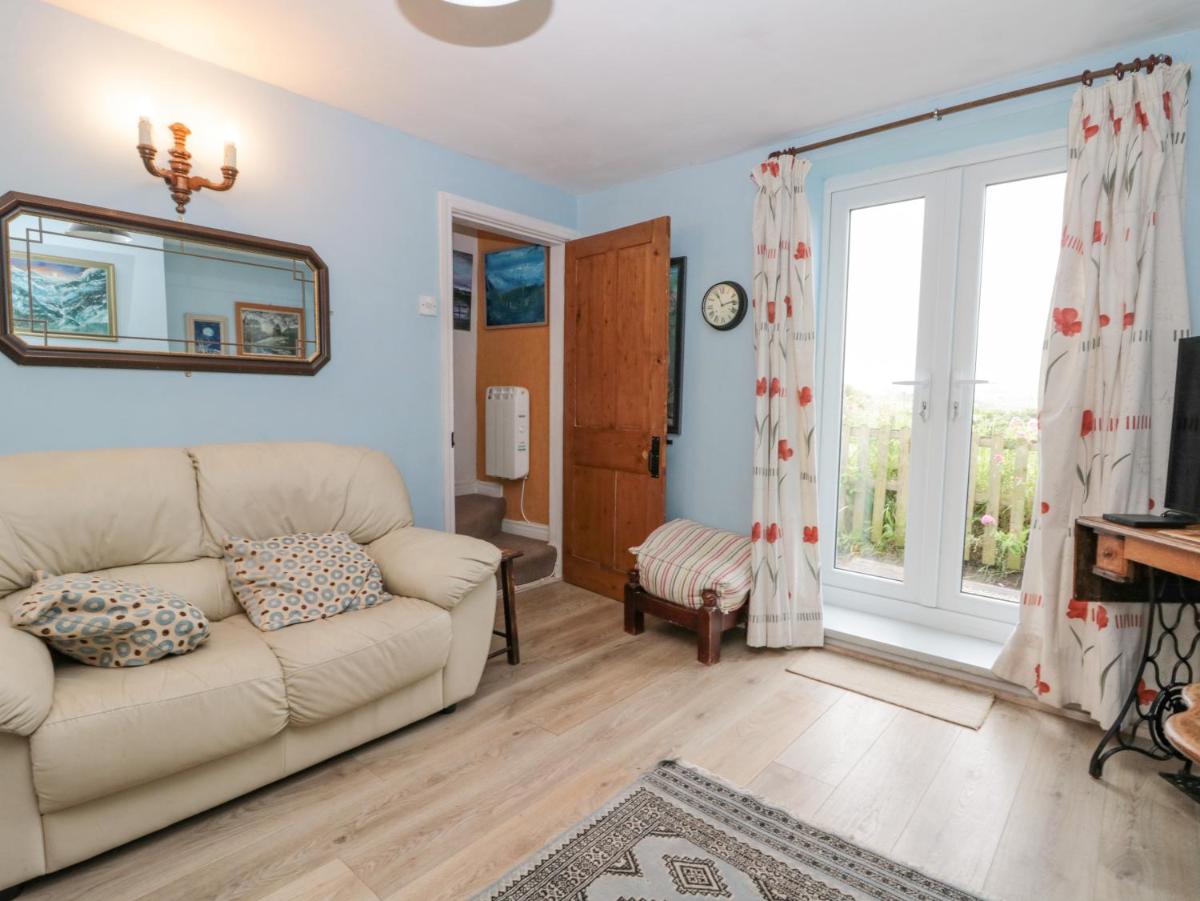 Cliff Top Cottage - Housity
