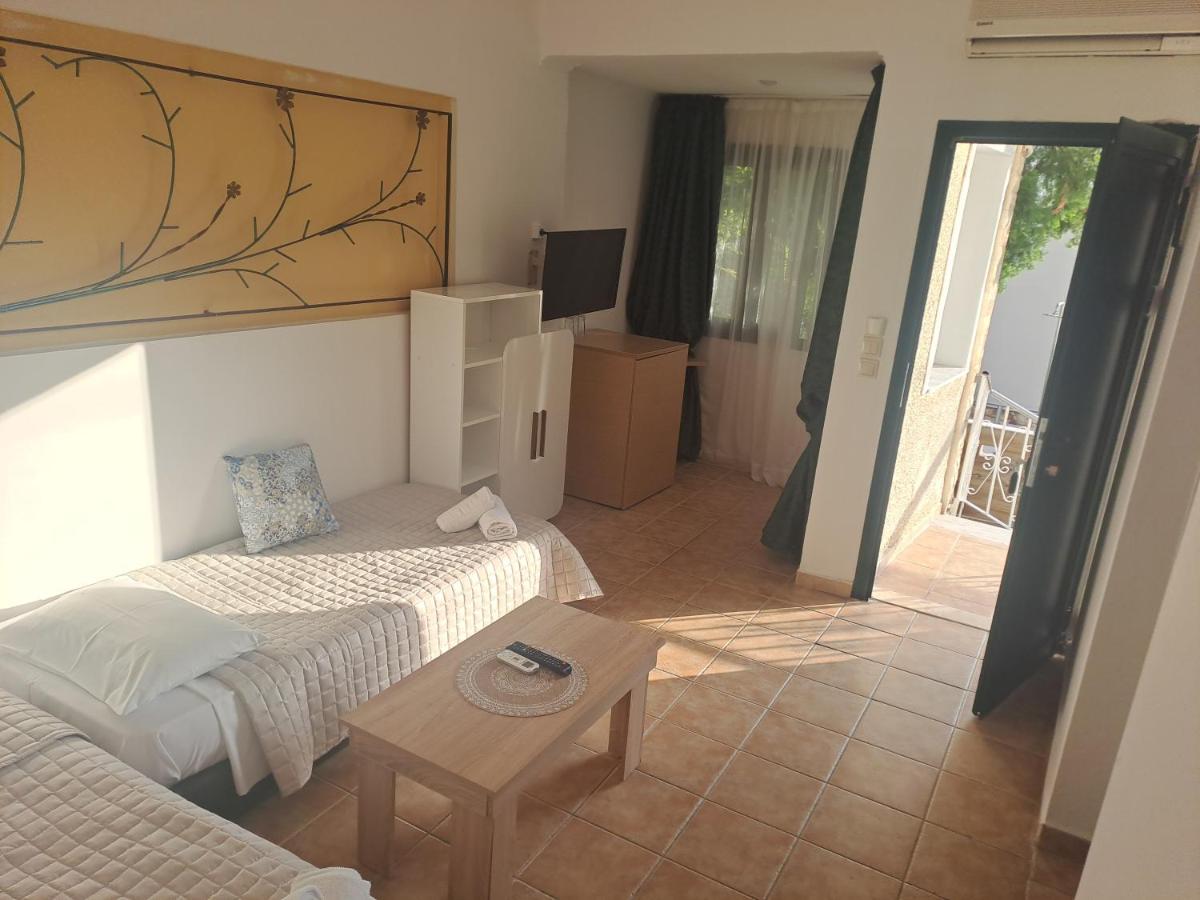Philoxenia Hotel & Villas - Housity