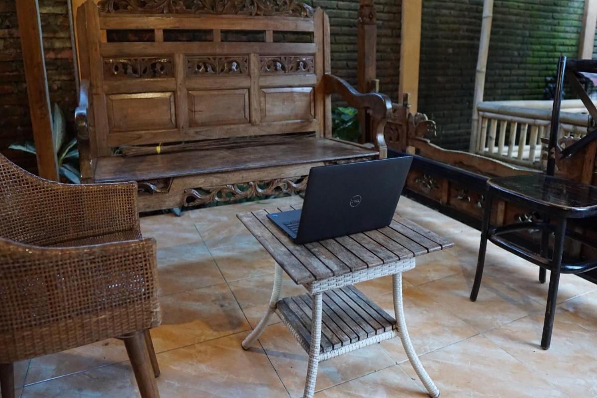 SPOT ON 92698 Holy Homestay - Housity
