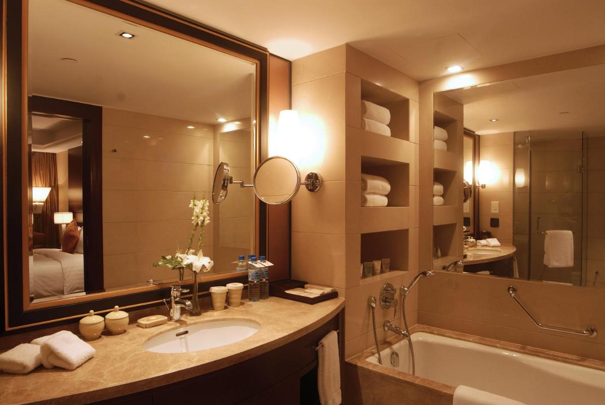Suitetrails - Sheraton Ningbo Hotel - Tianyi Square