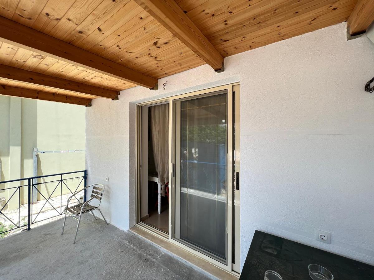 88 Apartment Himare - Housity
