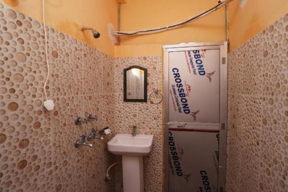 HOTEL J B PALACE - Housity