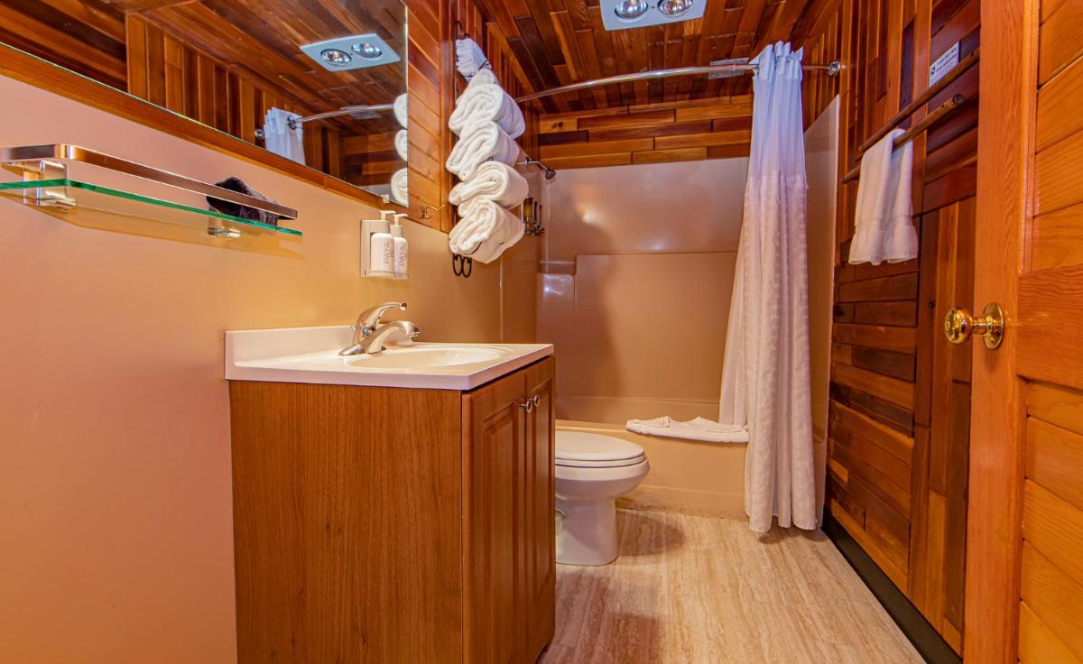 Cooper Spur Mountain Resort - Housity