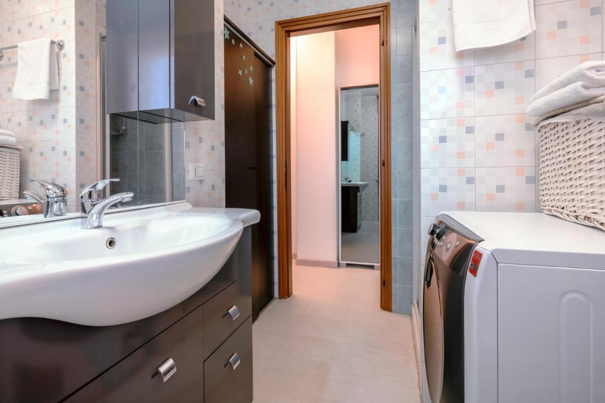Design House 15min to City - Wifi & Free Parking - Housity