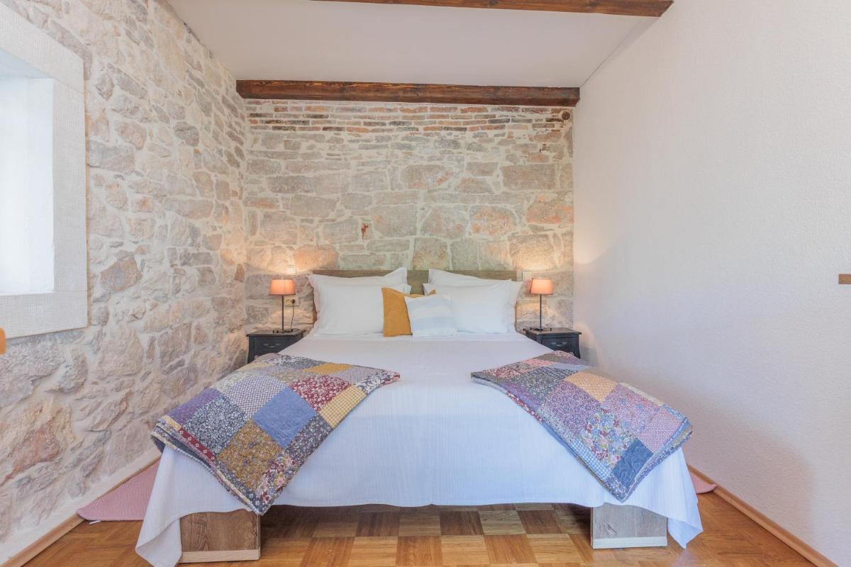Traditional holiday house by the sea - Housity