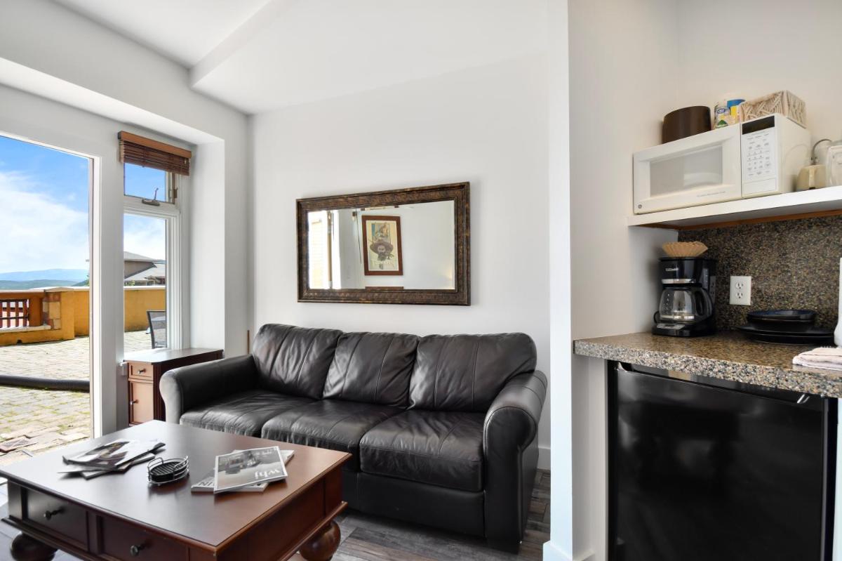 Sundial Lodge Superior Hotel Room by Canyons Village Rentals - Housity
