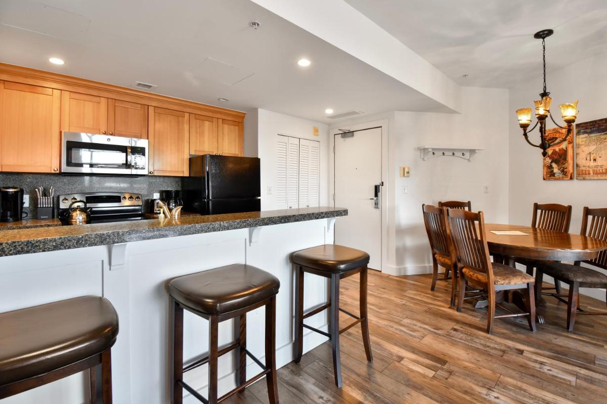 Sundial Lodge Superior 1 Bedroom by Canyons Village Rentals - Housity