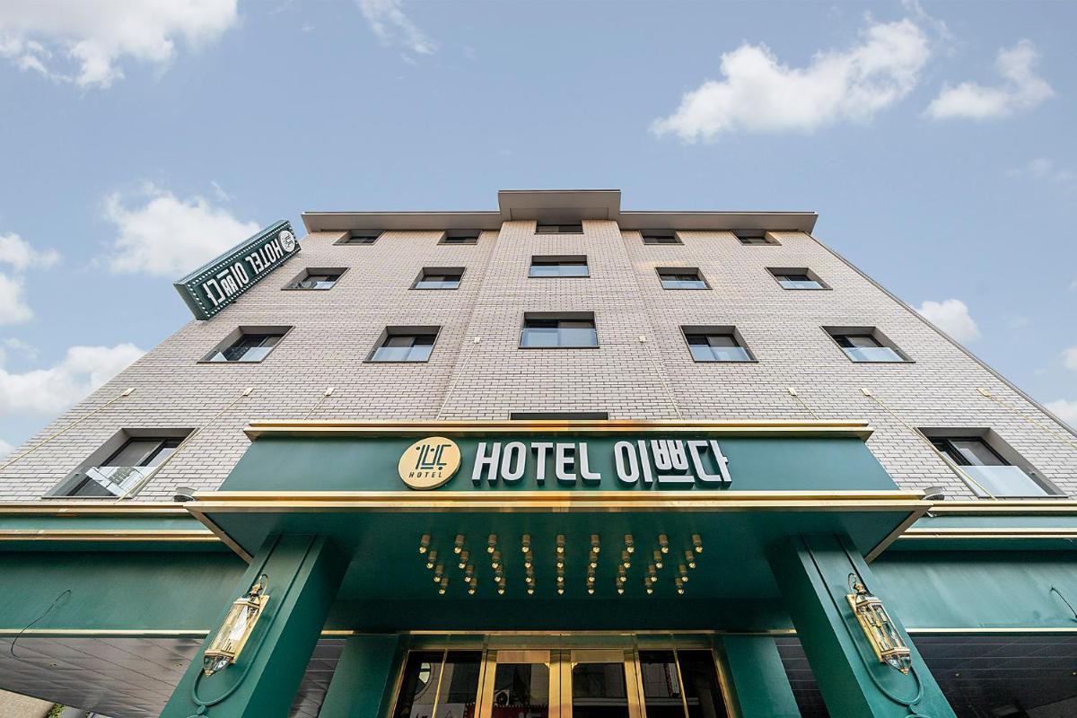 Wonju Hotel Ippda - Housity