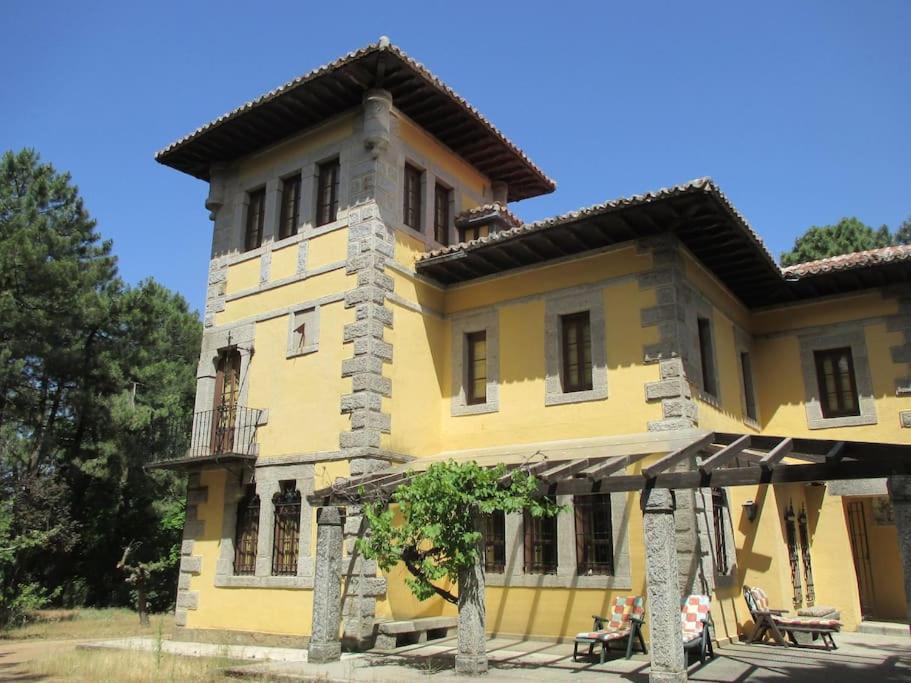QUINTA ARENlLLAS Palacete en una finca privada de 7 hectáreas de pinar - Housity